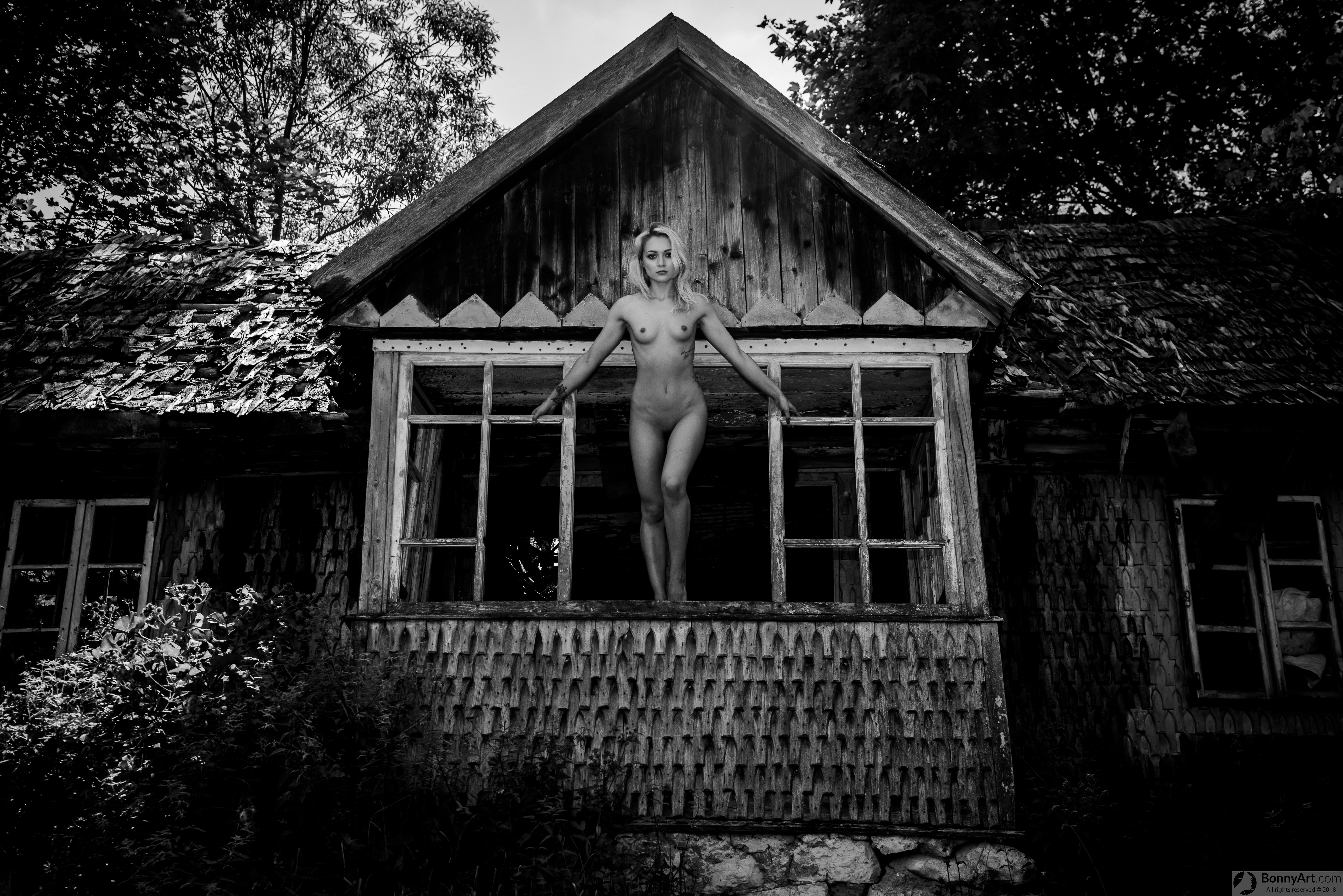 Girl house nude